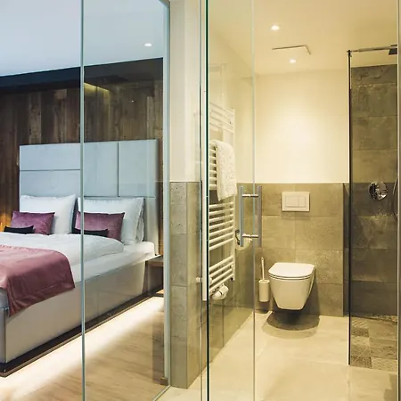 Austria 4* فس